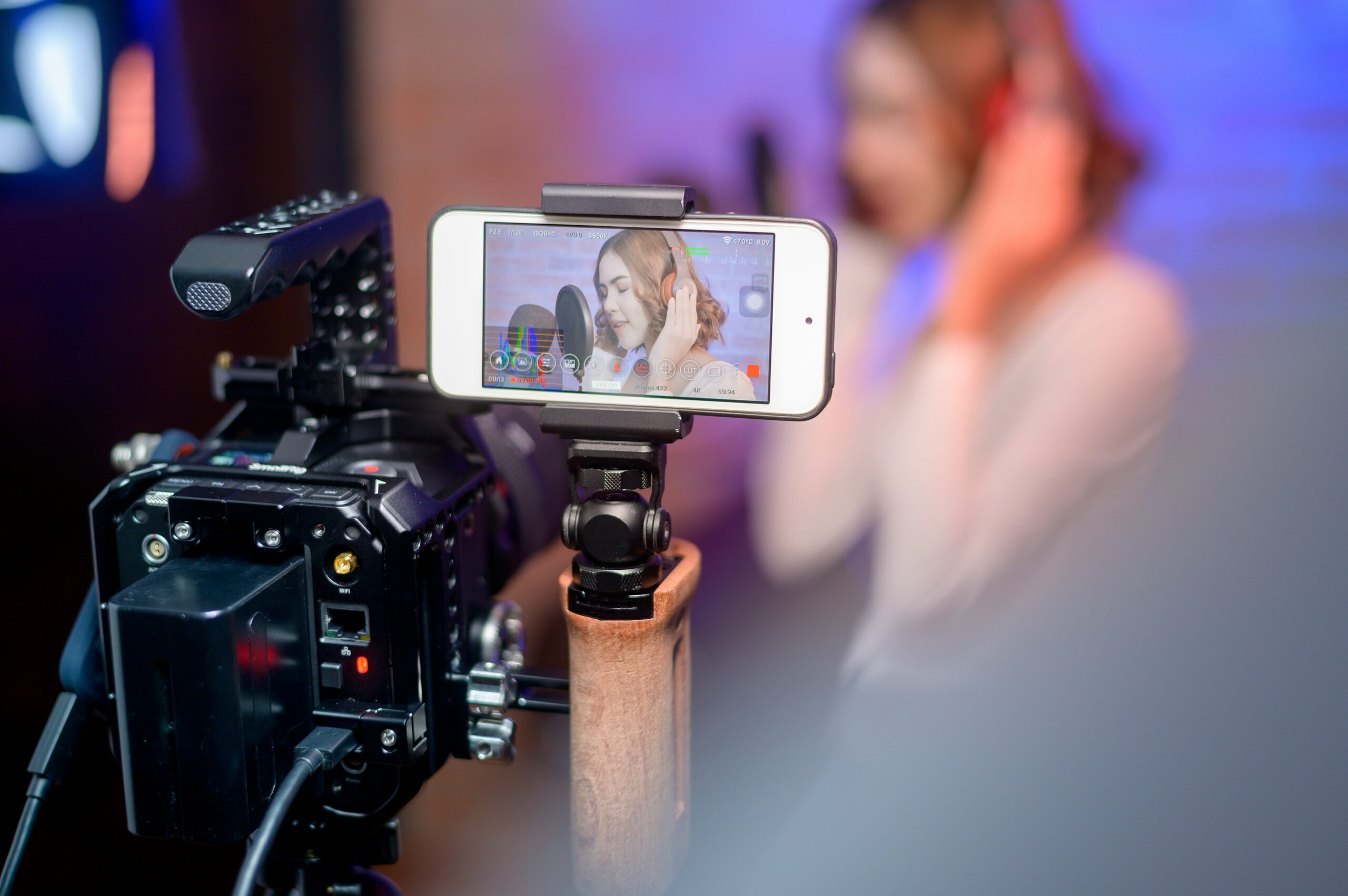 Riprese video con smartphone e videocamera per la realizzazione di video social professionali