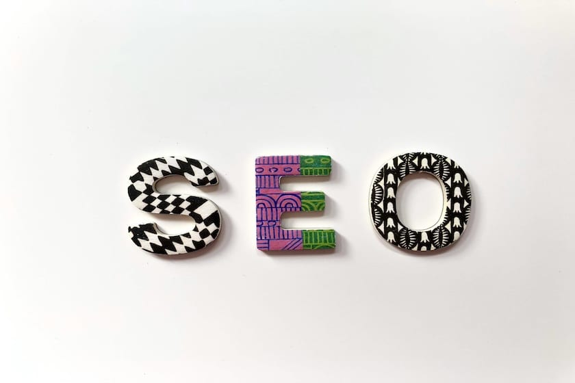 lettere seo su sfondo bianco concetto di ottimizzazione sito web